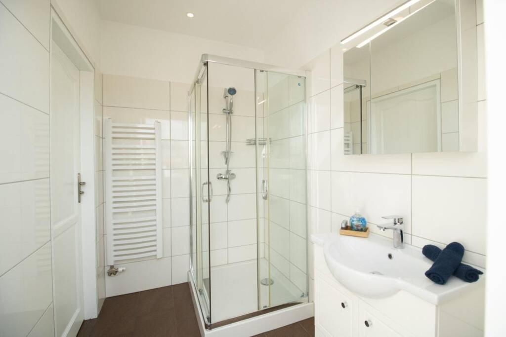 شقة Sunny & Cozy Penthouse With Balcony L Dg4'14 فيينا المظهر الخارجي الصورة