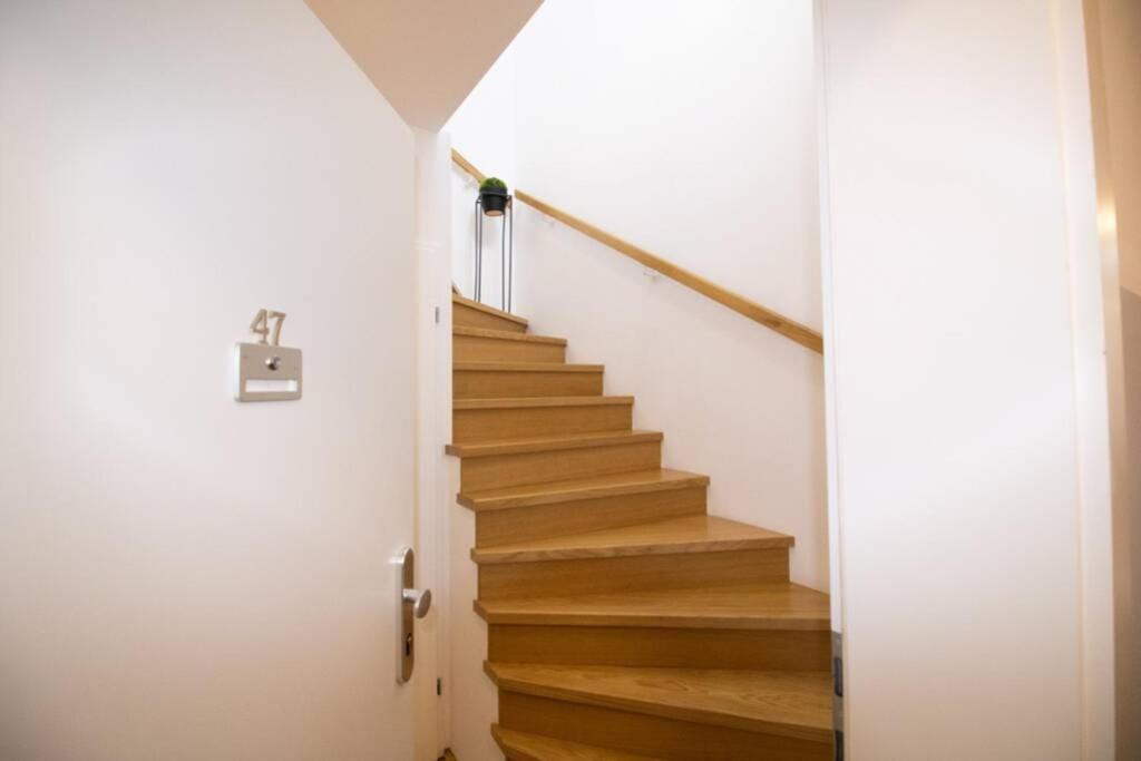 شقة Sunny & Cozy Penthouse With Balcony L Dg4'14 فيينا المظهر الخارجي الصورة