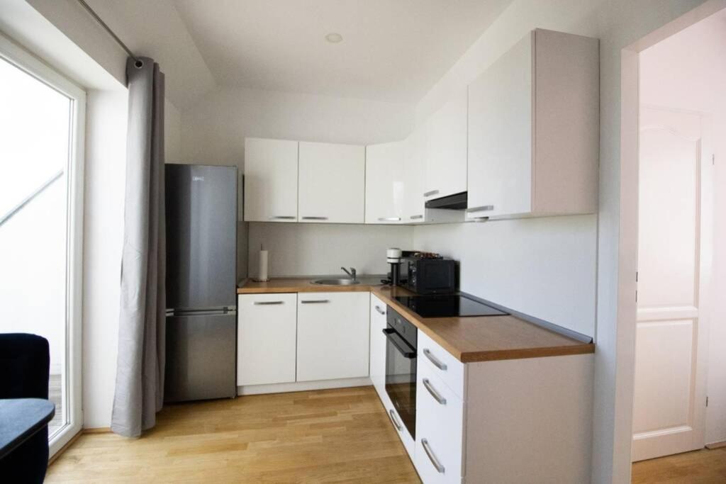 شقة Sunny & Cozy Penthouse With Balcony L Dg4'14 فيينا المظهر الخارجي الصورة